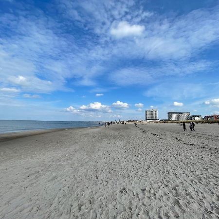 Exclusive Fewo In Warnemuende, 150M To The Beach, 2 Bathrooms, 2 Bedrooms, Sauna, Wifi And Much More. 罗斯托克 外观 照片