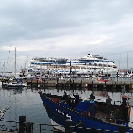 Exclusive Fewo In Warnemuende, 150M To The Beach, 2 Bathrooms, 2 Bedrooms, Sauna, Wifi And Much More. 罗斯托克 外观 照片