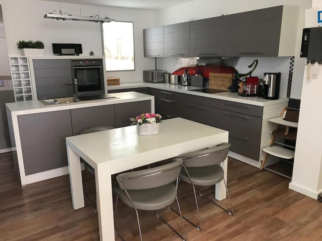 Exclusive Fewo In Warnemuende, 150M To The Beach, 2 Bathrooms, 2 Bedrooms, Sauna, Wifi And Much More. 罗斯托克 外观 照片