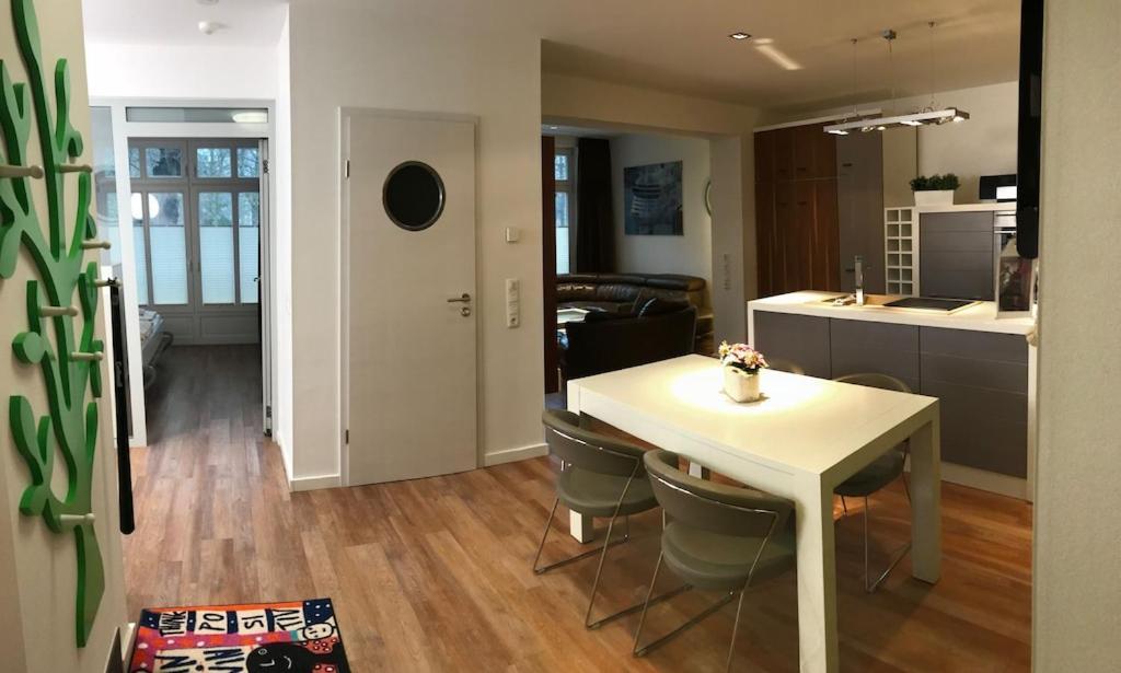 Exclusive Fewo In Warnemuende, 150M To The Beach, 2 Bathrooms, 2 Bedrooms, Sauna, Wifi And Much More. 罗斯托克 外观 照片
